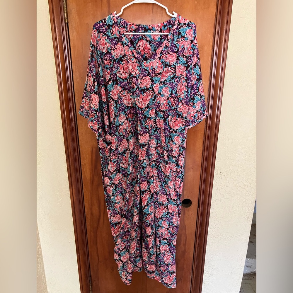 Classic Flowers Maxi Dress Size M